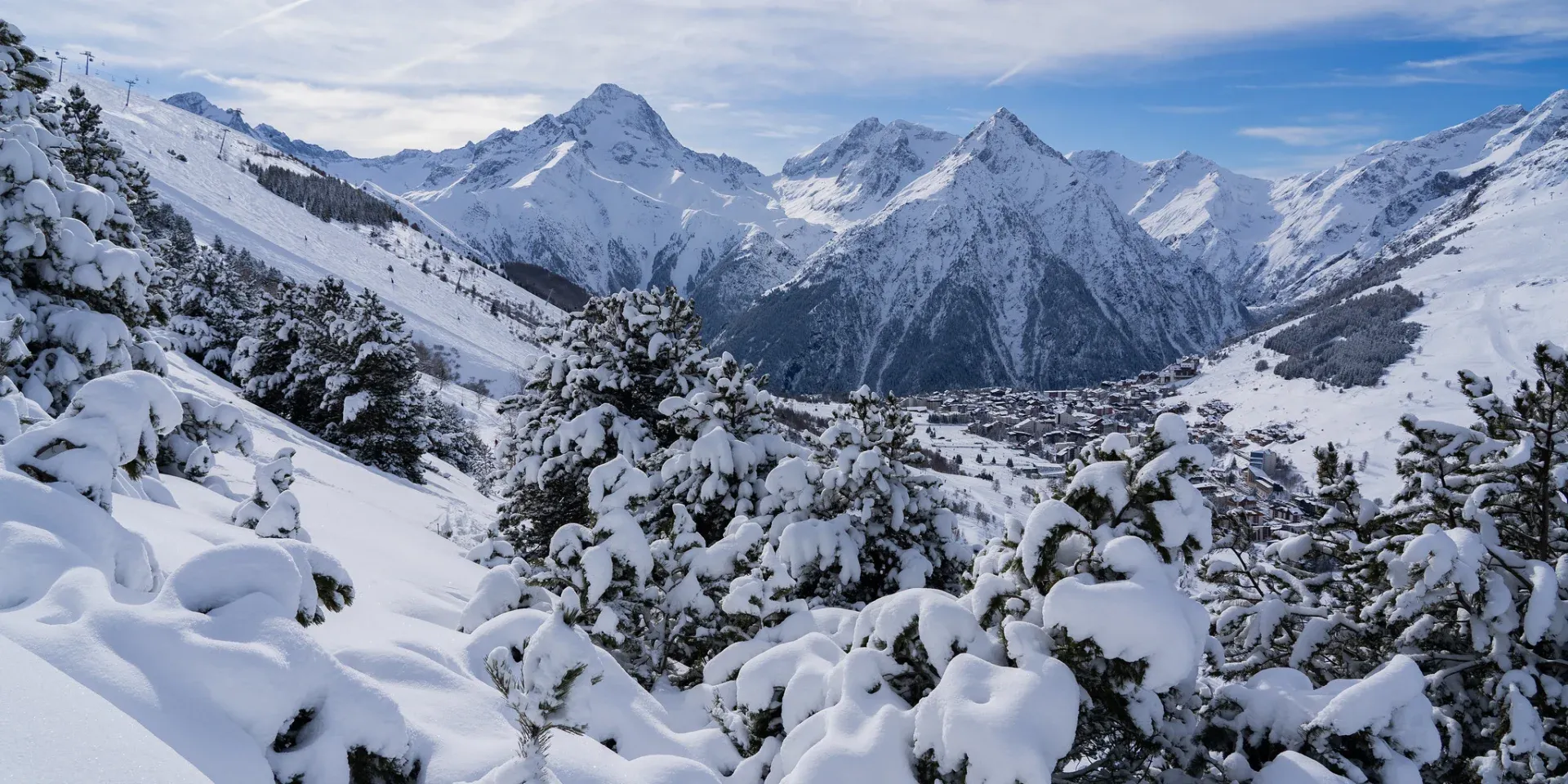 Les-2-Alpes-en-hiver-Station-2-1920x960.webp